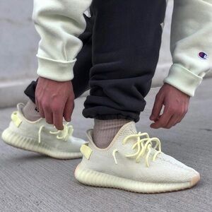 [Yeezy] Butter Yellow Boost 350 V2 Sneakers